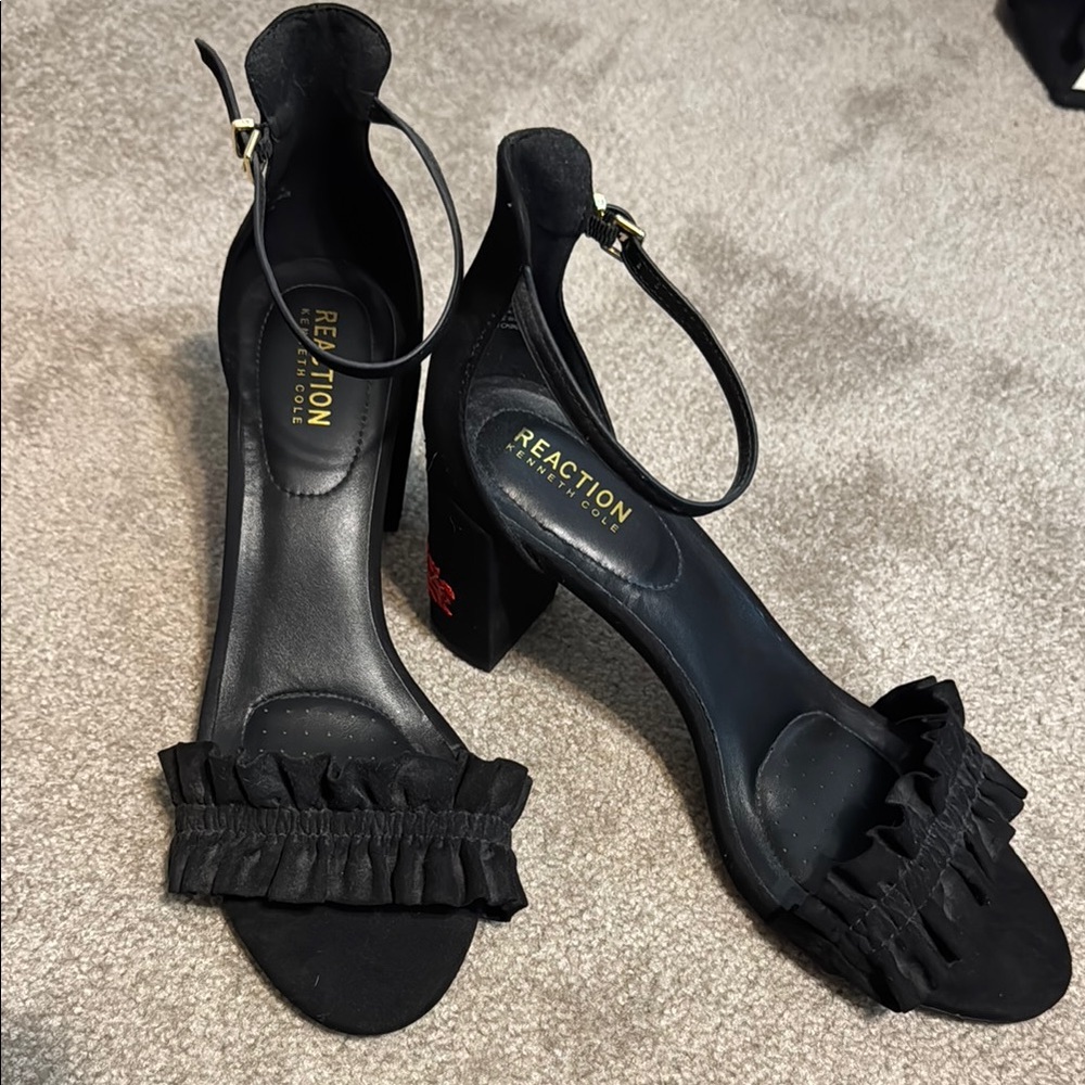 Kenneth Cole Reaction Black Heels with Elegant Ruffle